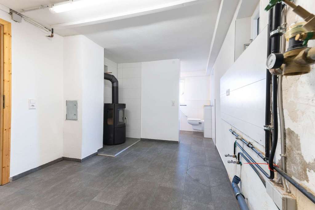 Immobilie in Dettenhausen - Einfamilienhaus mit Potenzial – Verwirklichen Sie Ihren Wohntraum in Dettenhausen - Bild 2