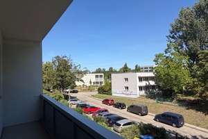 Charmante Wohnung für die kleine Familie - mit Balkon und Wannenbad! – Naumburger Ring 24, 12627 Hellersdorf, Berlin – Vorschaubild 2