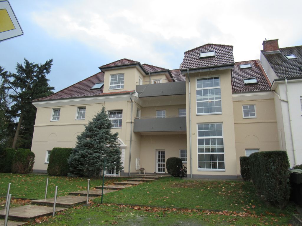 Frisch renoviert: Schöne 2-Zimmer Wohnung in idyllischer Lage