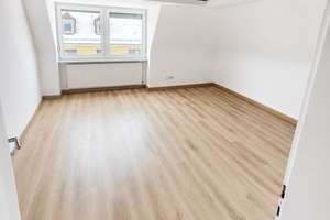 Charmante 3-Zimmer-Dachgeschosswohnung in Würzburg – frei ab sofort – Annastraße 15, 97072 Altstadt, Würzburg – Vorschaubild 5