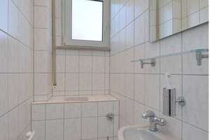 Helle 3-Zimmer Wohnung mit Balkon, tollem Blick  und Gartennutzung in Stuttgart West – Die vollständige Adresse der Immobilie erhältst du vom Anbieter., 70193 Kräherwald, Stuttgart – Vorschaubild 14