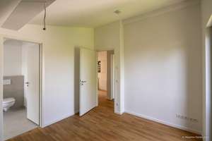 Sonnig und gemütlich in ruhiger Lage - 3 Zimmer Dachgeschosswohnung ab sofort zu vermieten – Ulfilasstraße 29 d, 81739 Waldperlach, München – Vorschaubild 9