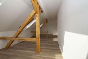 +++ Helle 3-Raum-Wohnung im Dachgeschoss mit Stellplatz! +++ – Limbacher Straße 14, 9113 Schloßchemnitz, Chemnitz – Vorschaubild 10