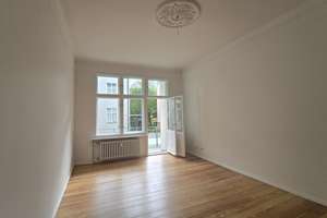 Friedenau -helles 1. OG in gepflegtem ruhigem Stuckaltbau mit Grünblick