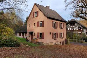 IDYLLISCHE LAGE!!! Gemütliches Einfamilienhaus in Kirchheim-Frielingen – Wiesbachtal 15, 36275 Kirchheim – Vorschaubild 1
