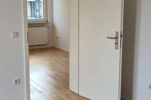 Schöne helle Wohnung in Düsseldorf-Holthausen, 2 Zimmer, Echtholzparkett, Stellplatz möglich – Meyerhofstr. 1, 40589 Holthausen, Düsseldorf – Vorschaubild 13