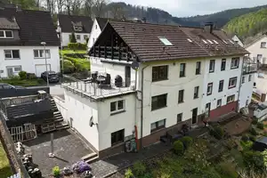 Gepflegtes Zweifamilienhaus in idyllischer & ruhiger Wohnlage von Werdohl zu verkaufen!!! – Märkischer Kreis – Vorschaubild 2