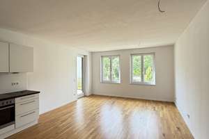 Geräumige 2-Zimmer-Wohnung mit Einbauküche, Balkon und Duschbad