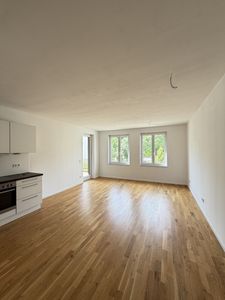 Geräumige 2-Zimmer-Wohnung mit Einbauküche, Balkon und Duschbad