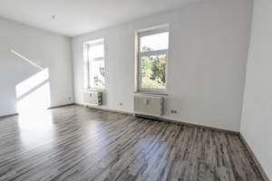 charmante 2-Raum-Wohnung im Hochparterre – Altbauflair zum kleinen Preis – Fichtestr. 24, 9126 Gablenz, Chemnitz – Vorschaubild 1