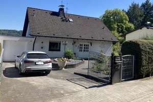 Großzügiges Einfamilienhaus mit vielen Nutzungsmöglichkeiten