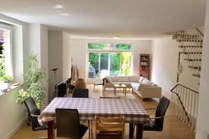 Doppelhaushälfte, großzügig, sonnig mit Kamin und Carport in Hamburg Volksdorf zu Verkaufen! – Die vollständige Adresse der Immobilie erhältst du vom Anbieter., 22359 Volksdorf, Hamburg – Vorschaubild 1
