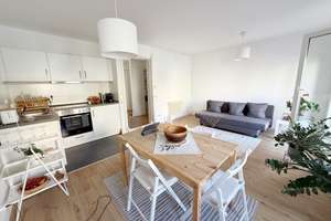Vermietete 2-Raum Eigentumswohnung  mit Einbauküche, Balkon + Stellplatz