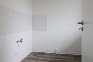 ** gemütlich den Feierabend genießen auf deinem Balkon** – Hans-Grade-Str. 33, 39130 Neu Olvenstedt, Magdeburg – Vorschaubild 4