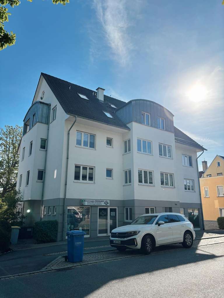 Immobilie in Reinsdorf - 7,7 % Rendite: Charmante 3-Zimmer-Wohnung mit Balkon & Stellplatz - Bild 0