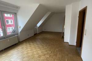 Helle Maisonette-Wohnung mit Balkon