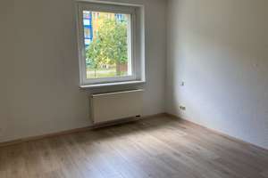 3 Zimmer im Erdgeschoß – Erzbergerstraße 7, 6847 West, Dessau-Roßlau – Vorschaubild 2