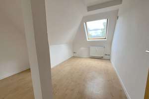 Ein echter Hingucker! Schicke Maisonette-Wohnung mit Einbauküche in ruhiger Lage – Eickenscheidtstraße 5, 45886 Ückendorf, Gelsenkirchen – Vorschaubild 2