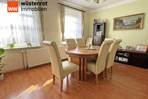 VIEL PLATZ FÜR MENSCH UND TIER: HAUSHÄLFTE MIT EINBAUKÜCHE UND PFERDEHOF + KOPPEL + NEBENGEBÄUDE – Müritz (Kreis) – Vorschaubild 8