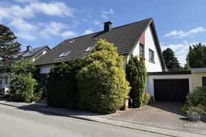 Freistehendes Wohnhaus mit Gartenidylle – flexibel als Ein- oder Zweifamilienhaus nutzbar