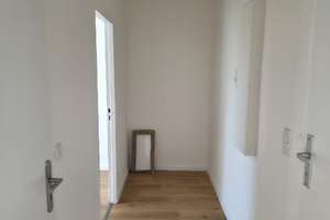 bezugsfreie komplett sanierte 2-Zimmer-Wohnung mit Balkon in Berlin – Huttenstraße 26b, 10553 Moabit, Berlin – Vorschaubild 6