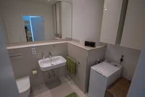 Möbliertes, extrem helles Apartment in zentraler Lage – Hermann-Lingg-Straße 16, 80336 München – Vorschaubild 11