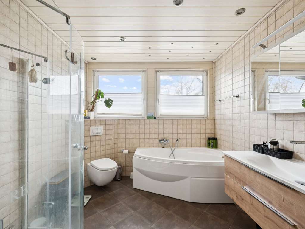 Immobilie in Parsau - Charmantes Einfamilienhaus auf Eckgrundstück mit Kamin, Sauna und Garage in Parsau - Bild 4