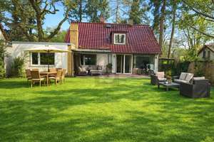 CHARMANTES ZUHAUSE MIT GROßEM GARTEN