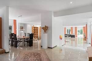 Besondere Villa in sehr bevorzugter Wohnlage. – Die vollständige Adresse der Immobilie erhältst du vom Anbieter., 22359 Volksdorf, Hamburg – Vorschaubild 5