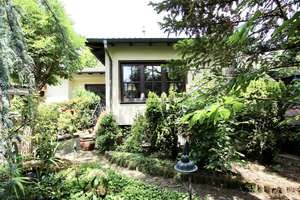 Exklusiver Bungalow mit Schwimmhalle und Wellnessbereich in bester Wohnlage in Erlangen-Sieglitzhof
 – Die vollständige Adresse der Immobilie erhältst du vom Anbieter., 91054 Sieglitzhof, Erlangen – Vorschaubild 23