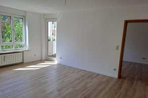 Renovierte und ruhige 2-Raum-Wohnung mit Einbauküche in München Perlach – Gustav-Heinemann-Ring 24, 81739 München – Vorschaubild 3