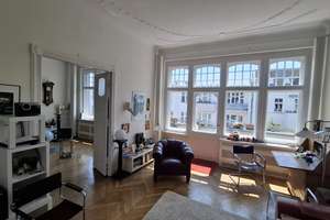 Klassiche 4 Zimmer - Altbauwohnung in KU DAMM Seitenstr. Stuck, Parkett, Lift und Sonnenbalkon – Die vollständige Adresse der Immobilie erhältst du vom Anbieter., 10629 Charlottenburg, Berlin – Vorschaubild 2