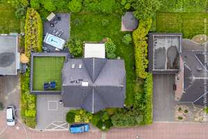 Heeslingen | Stilvolles Einfamilienhaus läßt keine Wünsche offen -  Pool, Kamin und toller Garten. – Die vollständige Adresse der Immobilie erhältst du vom Anbieter., 27404 Heeslingen – Vorschaubild 44