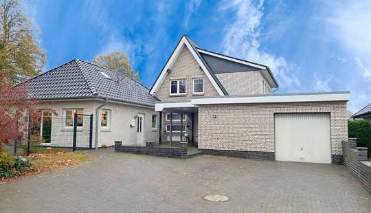 Bild von Ruheoase mit viel Platz: Großes Einfamilienhaus & Einliegerwohnung auf ca. 1.023 m² Grundstück