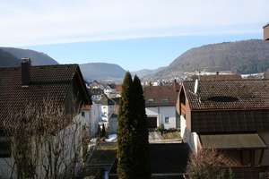 Großzügig Wohnen mit herrlicher Aussicht! – Die vollständige Adresse der Immobilie erhältst du vom Anbieter., 73342 Bad Ditzenbach – Vorschaubild 2