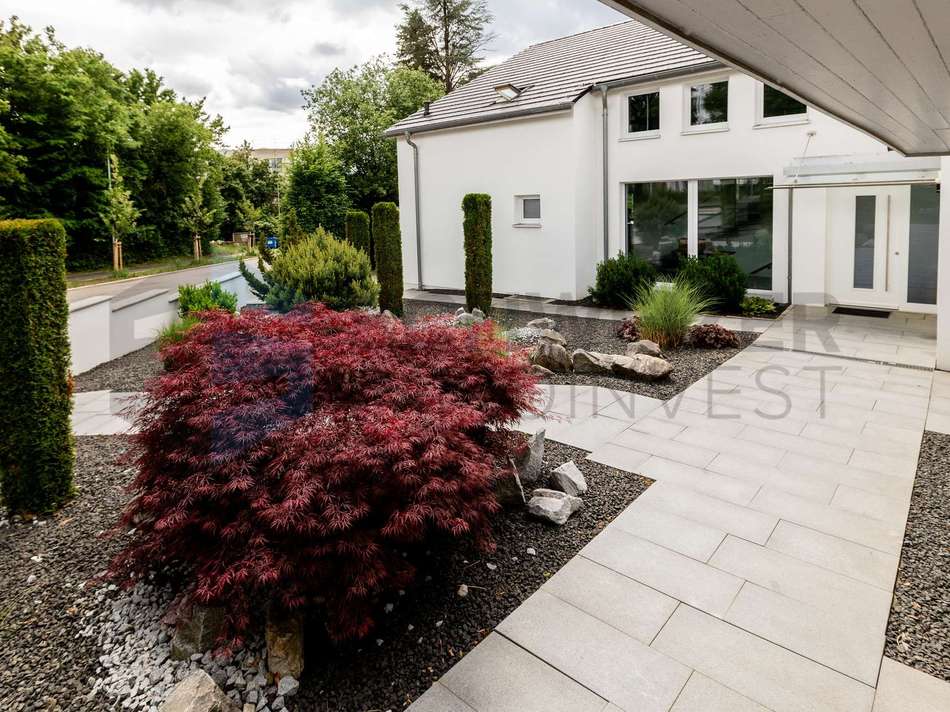 Vorgarten im asiatischen Stil