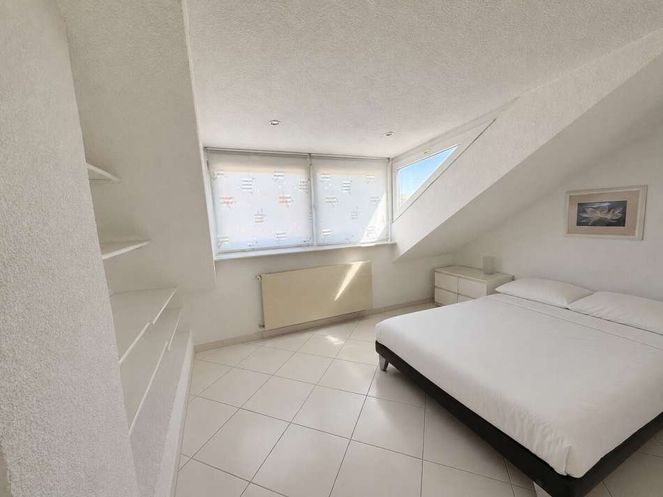 Schlafzimmer DG