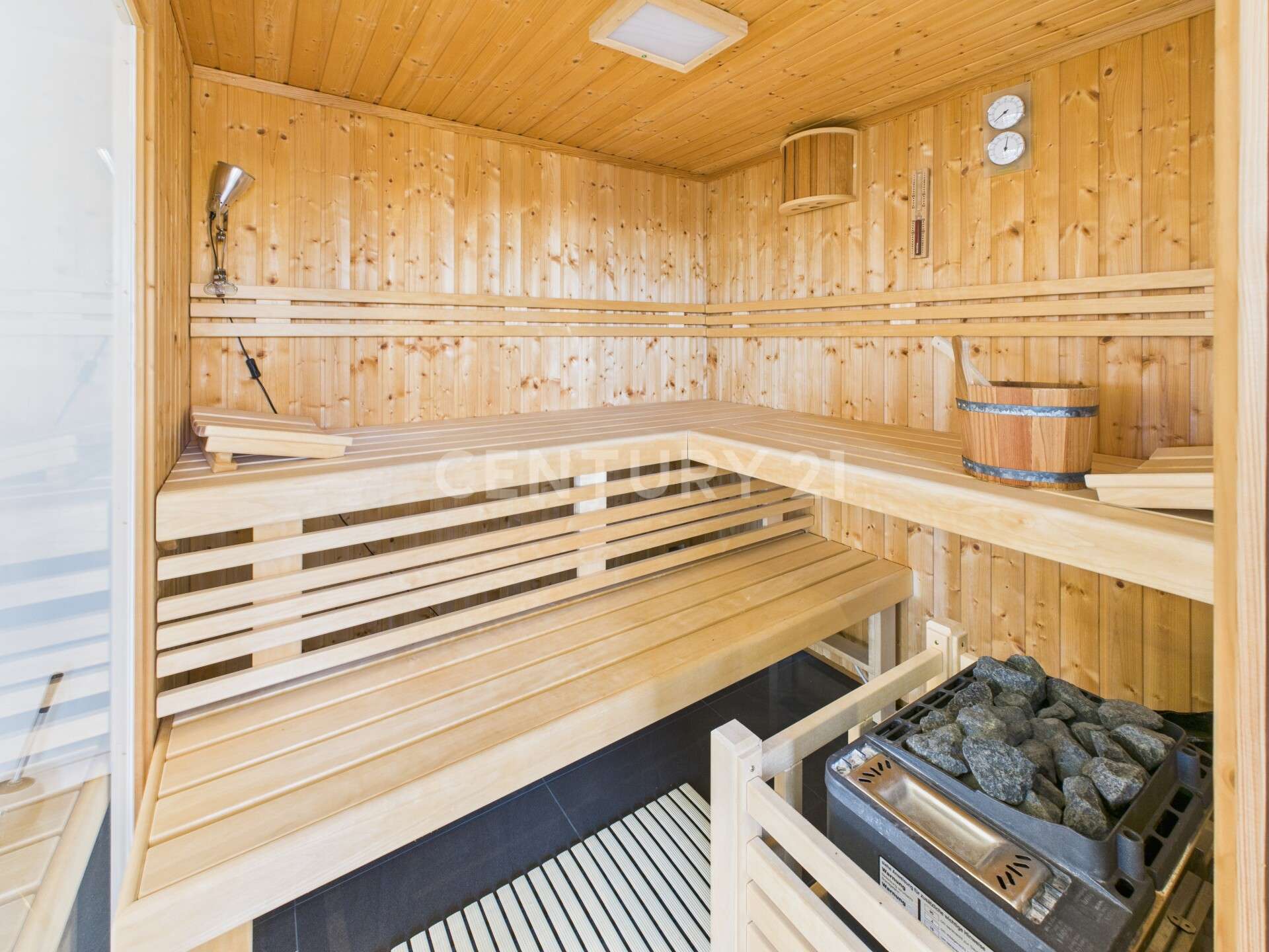 Immobilie in Schnaitsee - Luxuriös. Lichtdurchflutet. Großzügig. Ein Zuhause mit Wow-Effekt. - Bild 7