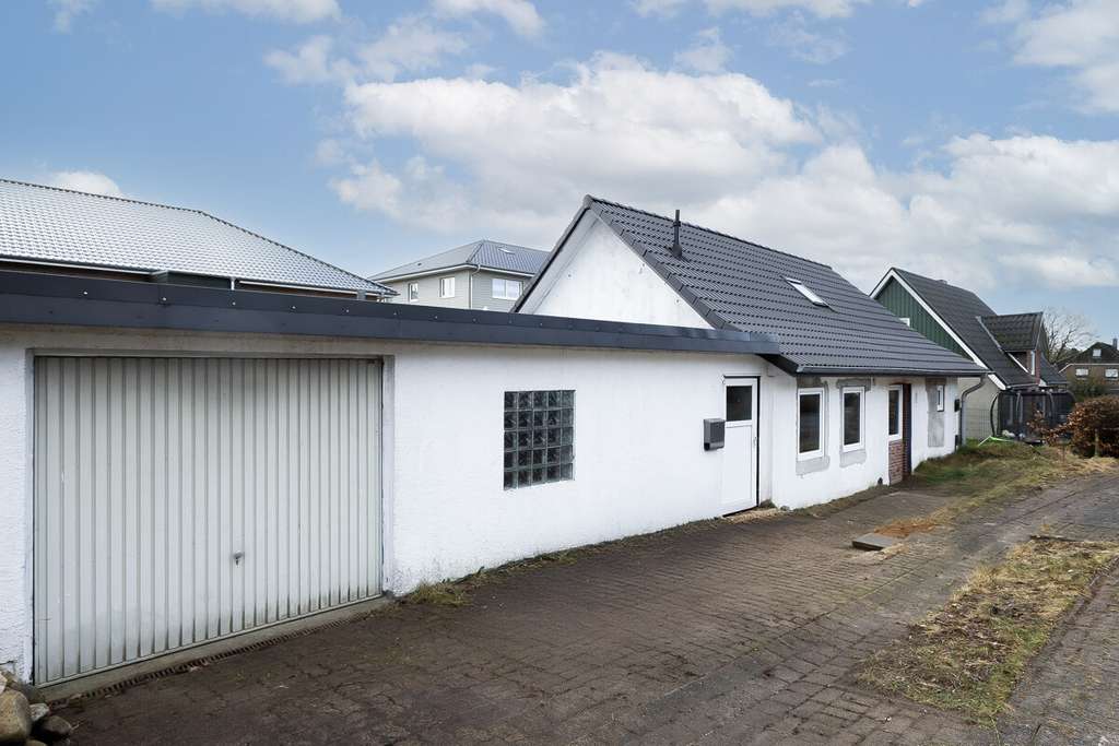 Immobilie in Albersdorf - Gestalten statt suchen: Einfamilienhaus mit Ausbaupotenzial - Bild 0