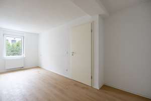 Exklusiv & Stilvoll – Gehobene 2-Zimmer-Wohnung mit hochwertiger Einbauküche! – Möhringer Straße 71, 78532 Tuttlingen – Vorschaubild 8