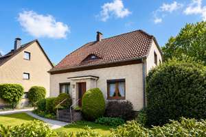 Ein Zuhause mit Geschichte: Charmantes Familienhaus auf 
wunderschönem Traumgrundstück  – Die vollständige Adresse der Immobilie erhältst du vom Anbieter., 28719 Burg-Grambke, Bremen – Vorschaubild 1