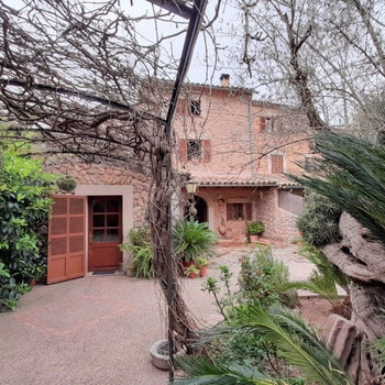 Schönes Steinhaus mit großem Garten in ruhiger Lage in Sóller