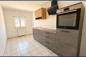 Frisch renovierte 2-Zimmer-Dachgeschosswohnung mit ca. 58,80 m² Wohnfläche und Einbauküche. – 39112 Sudenburg, Magdeburg – Vorschaubild 3