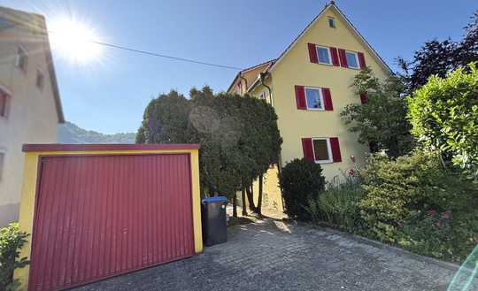 Freie sanierungsbedürftige 2-Familien-Doppelhaushälfte in Unterhausen mit Garten und Garage