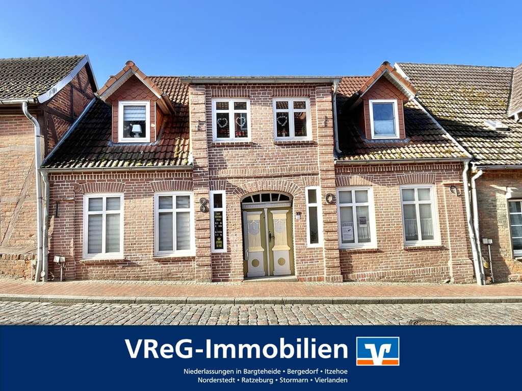 Immobilie in Gadebusch - Super Anlageobjekt mit 4 Wohneinheiten und guter Rendite in Gadebusch - 1995 aufwendig saniert - Bild 0