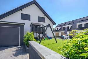 Exklusives energieeffizientes EFH mit PV-Anlage und Einliegerwohnung! – Die vollständige Adresse der Immobilie erhältst du vom Anbieter., 33104 Schloß Neuhaus, Paderborn – Vorschaubild 2