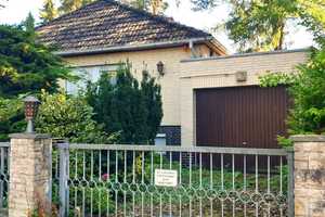 Bungalow, großzügige Räumlichkeiten, Klinkerfassade, Keller, Garage, ruhige Lage, Sanierungsbedarf  – Kladow, Berlin, 14089 Berlin – Vorschaubild 3