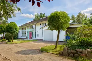 Modernes Architektenhaus mit Schwimmhalle in ruhiger Lage von Jesteburg – Harburg (Kreis) – Vorschaubild 16