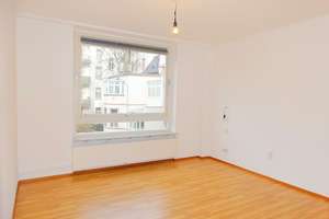 In perfekter Westendlage! Große 2 Zimmerwohnung mit tollem Südbalkon & Gartennutzung – 60323 Westend-Süd, Frankfurt am Main – Vorschaubild 8