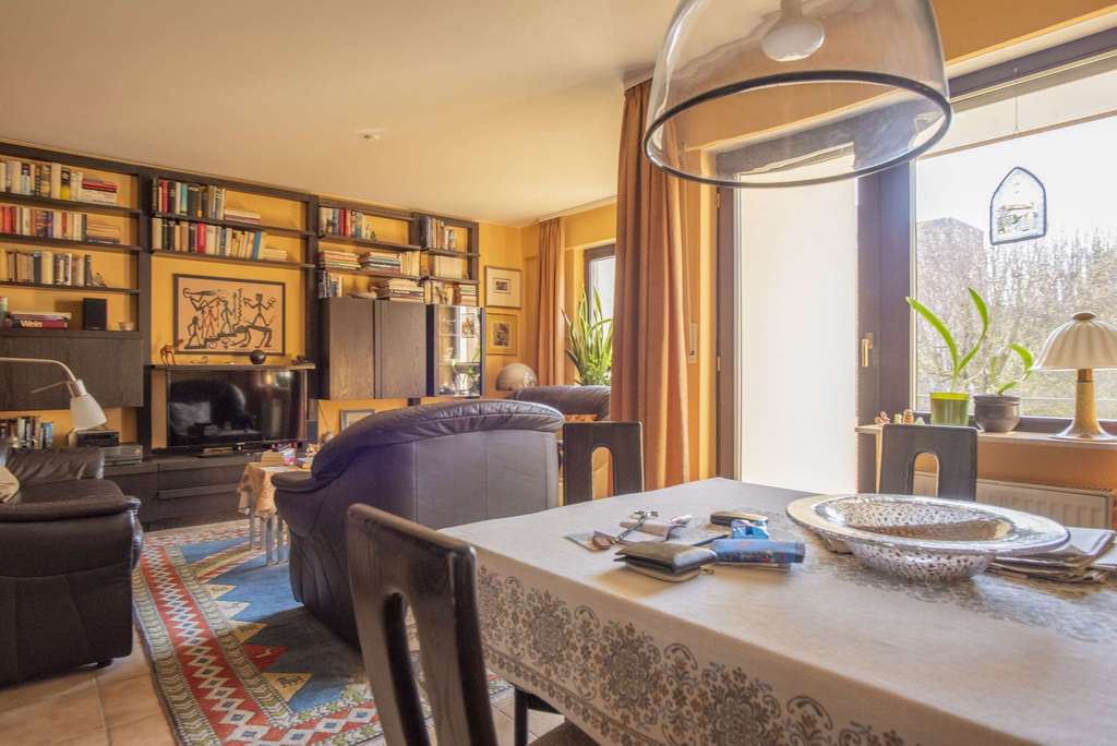 Immobilie in Steinbach - Energetisch gut, Lage auch! Top gepflegte 2ZKB mit Aussichtsbalkon und Garage. Käuferprovisionsfrei! - Bild 2